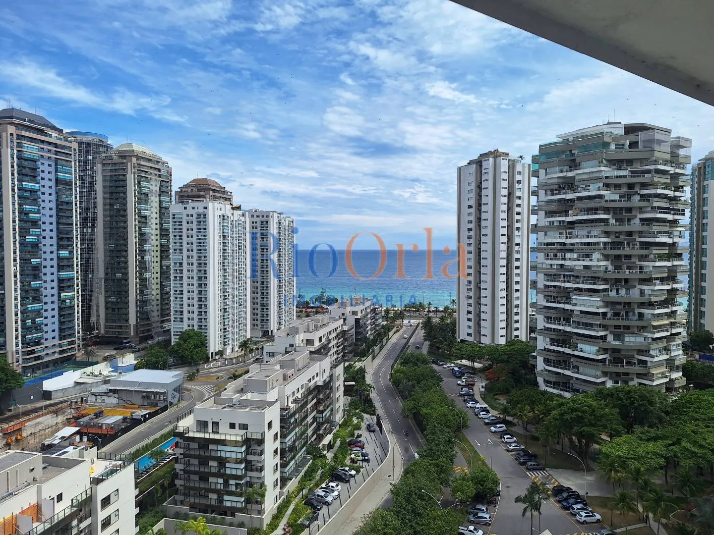 Unfurnished apartment with 4 bedrooms and 5 bathrooms — photo 32