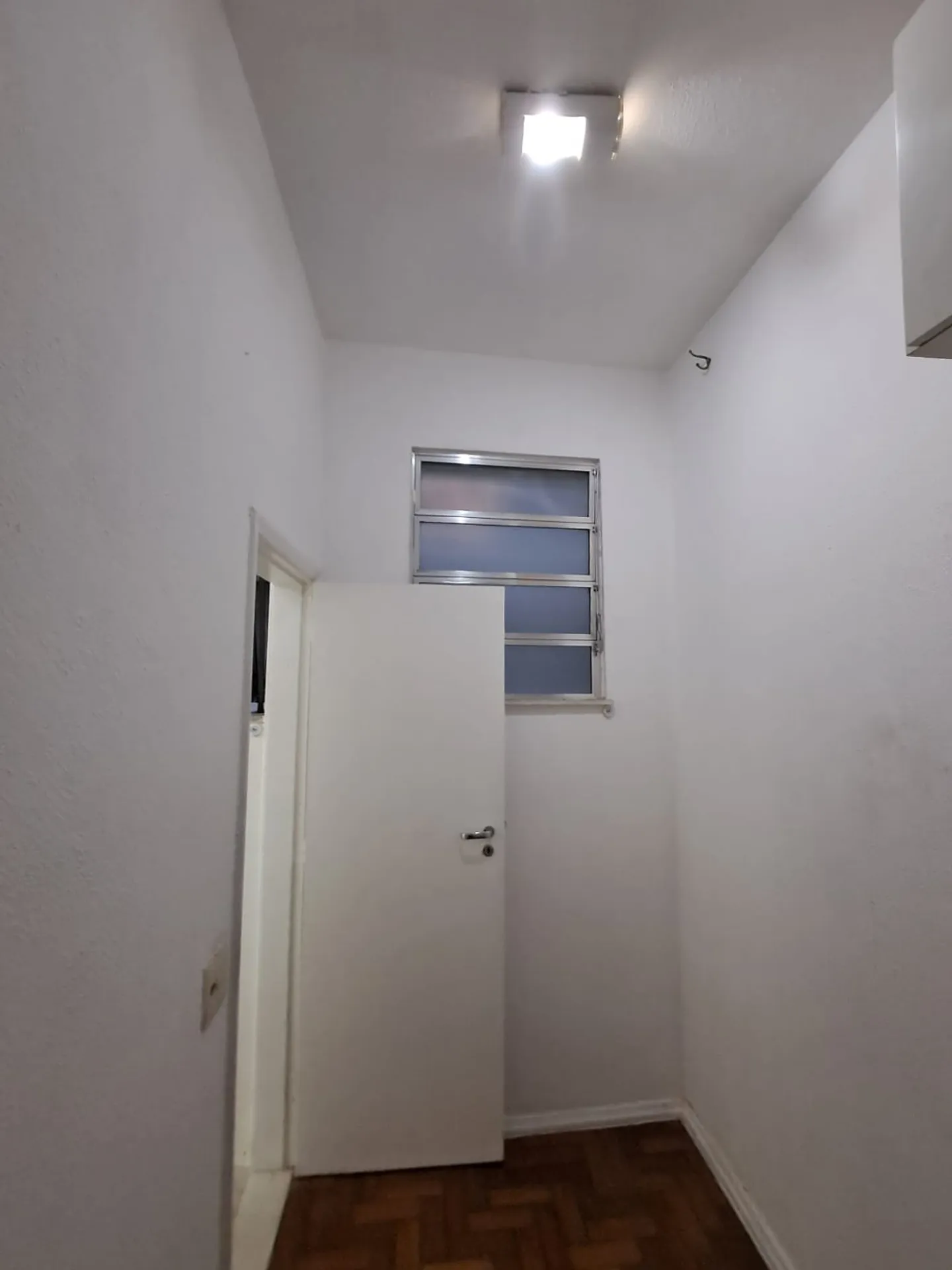 3-bedroom apartment with built-in wardrobes — photo 32