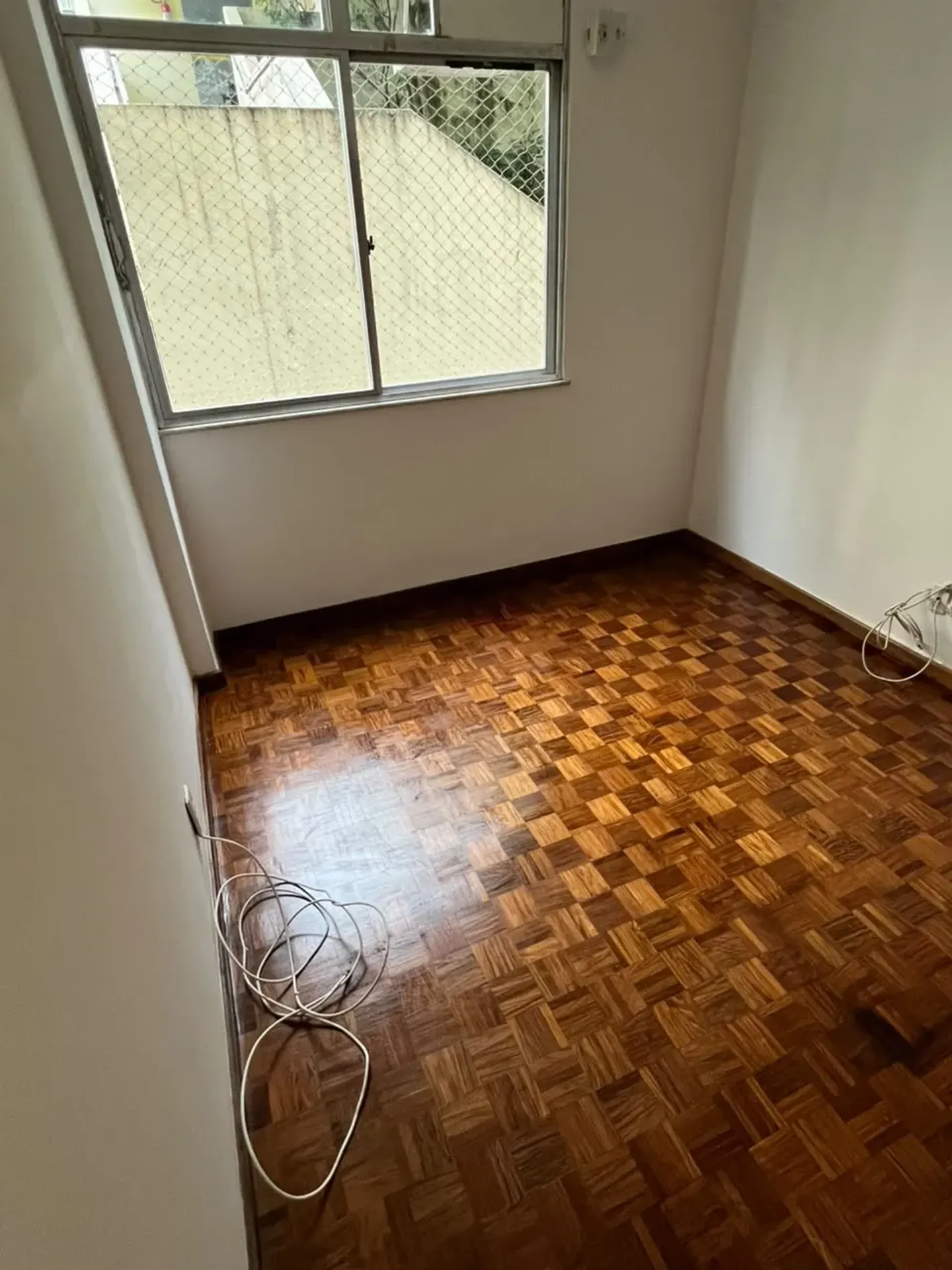 Apartment on the 1st floor with wood or laminate floors — photo 15