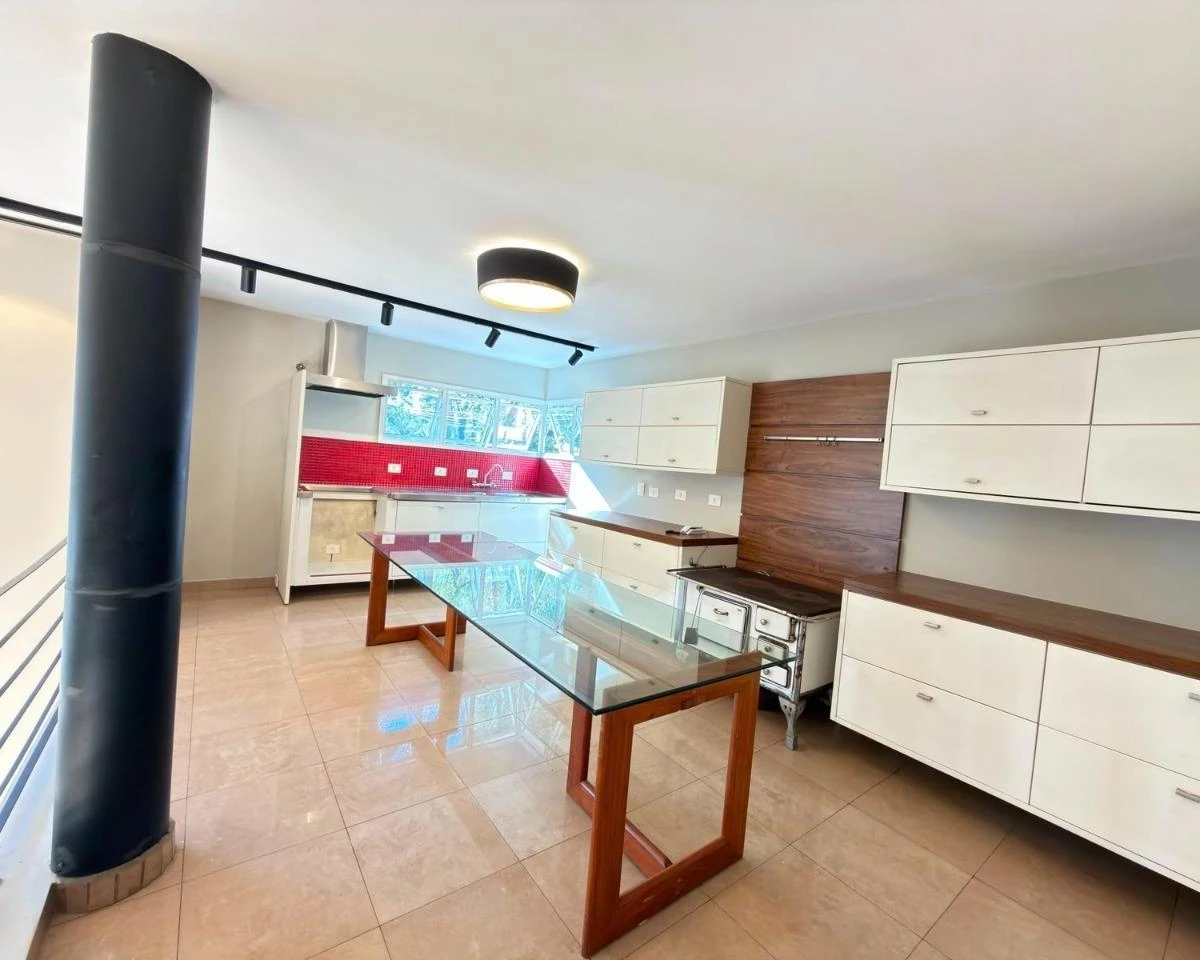 Будинок з 3 спальнями та 4 паркомісцями, відкрита кухня — photo 11
