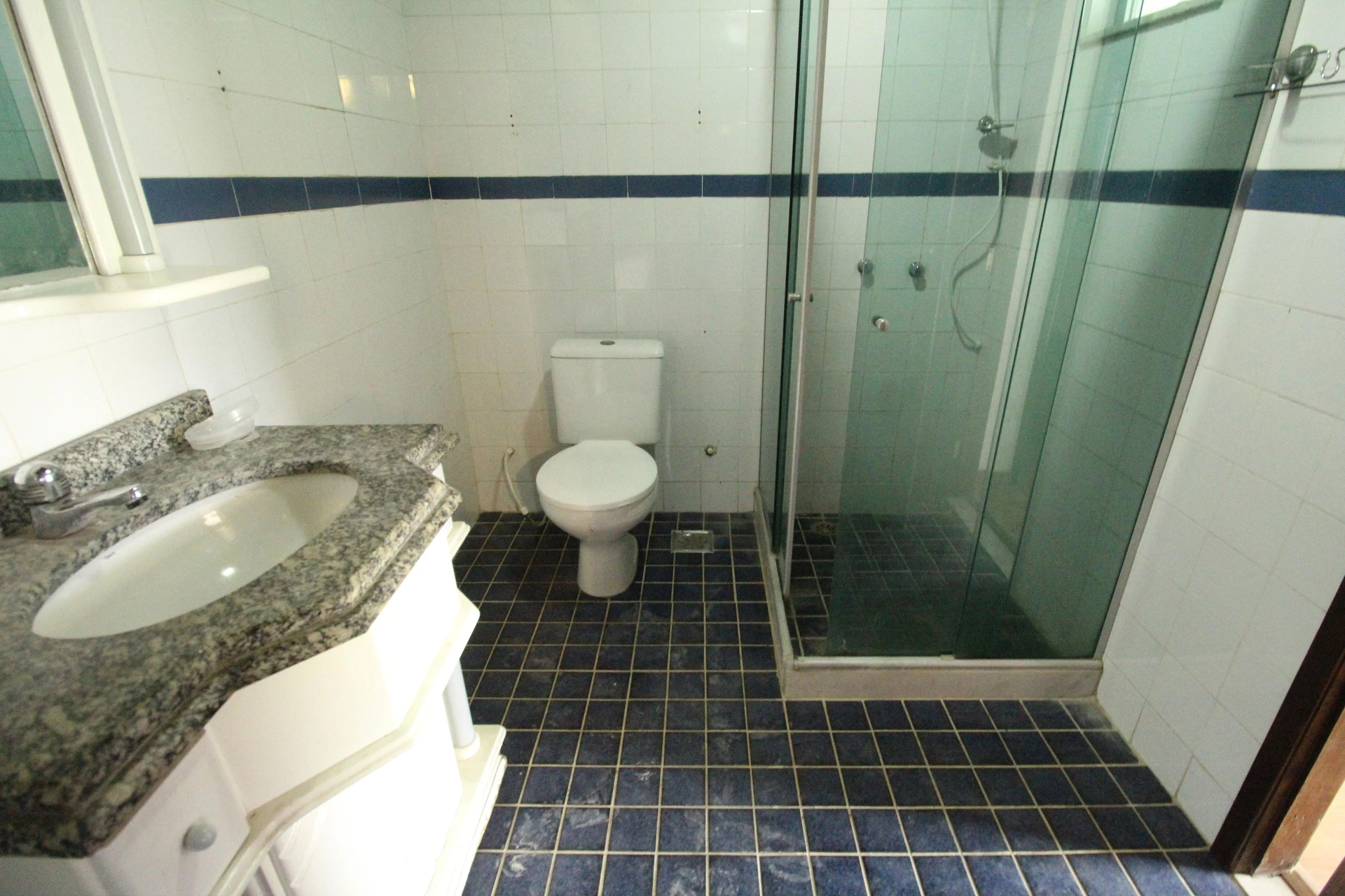 Apartamento sin muebles con 3 dormitorios y jardín privado — photo 23