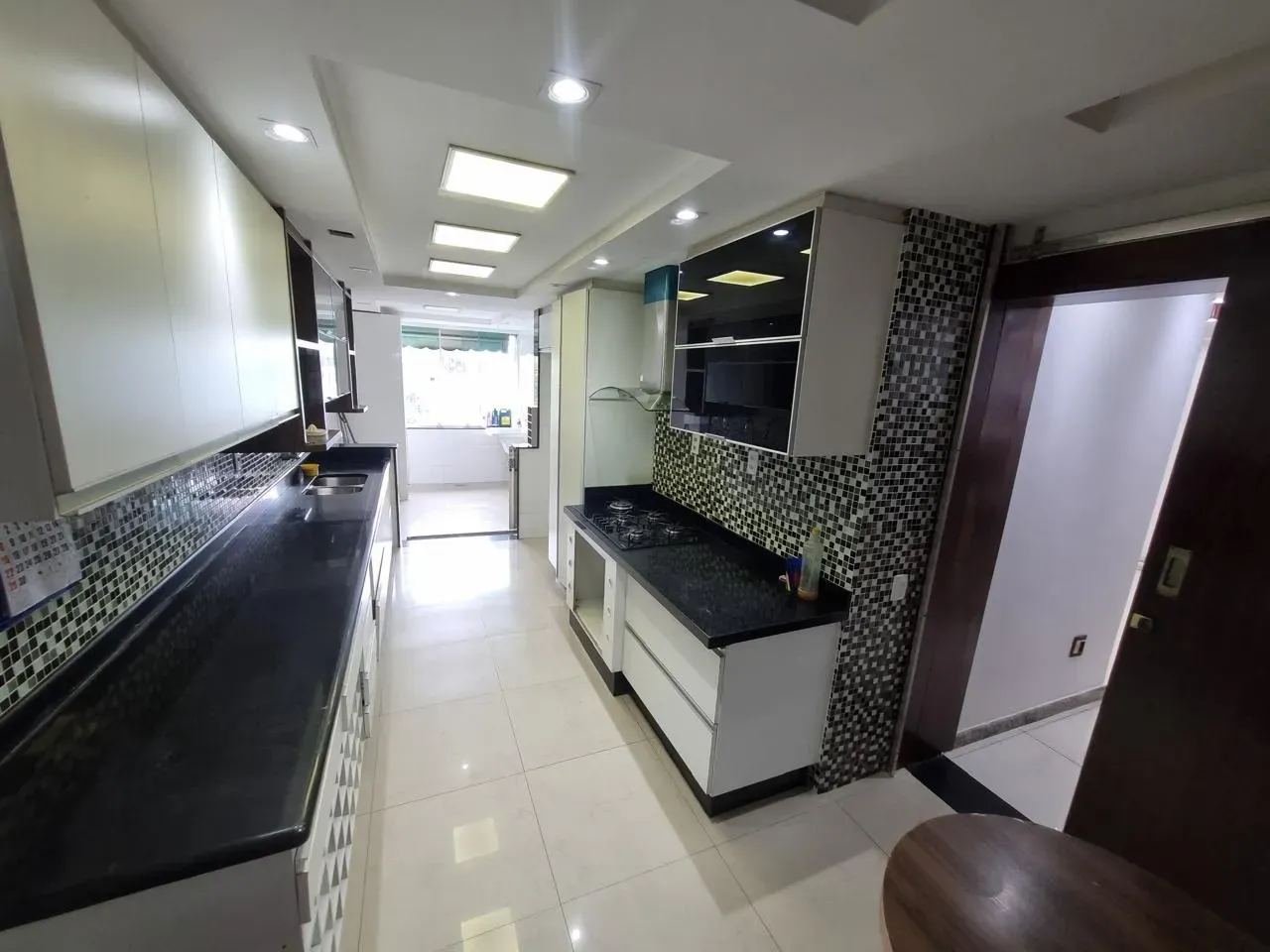 Walk-in closet in a 4-bedroom apartment, 110 m² — photo 15