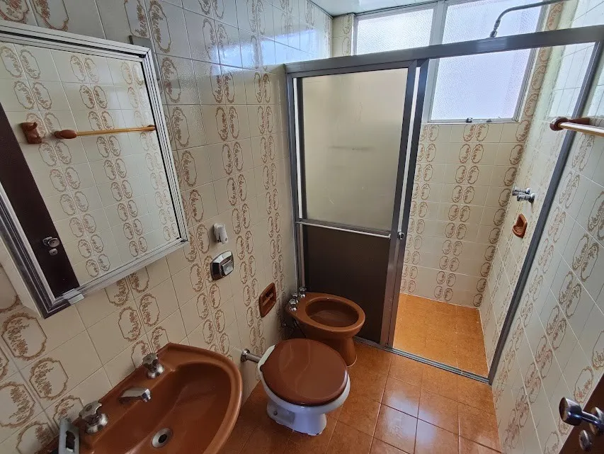 2-bedroom apartment with wood or laminate floors in Curitiba — photo 6