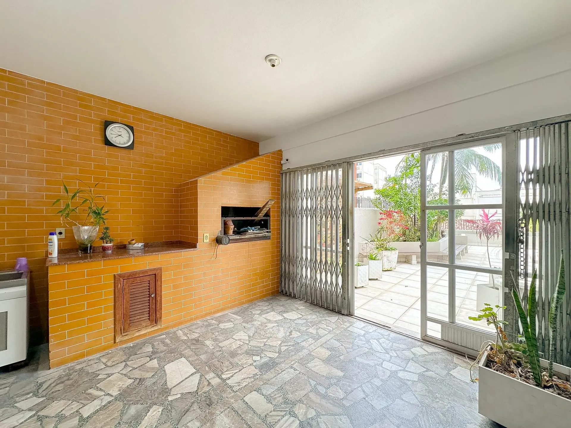 Furnished house, 250 m², with a bathtub — photo 19