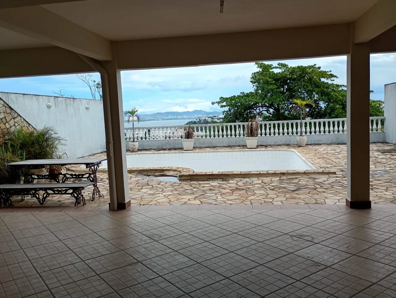 Furnished rental house with 3 bedrooms and 5 bathrooms — photo 17