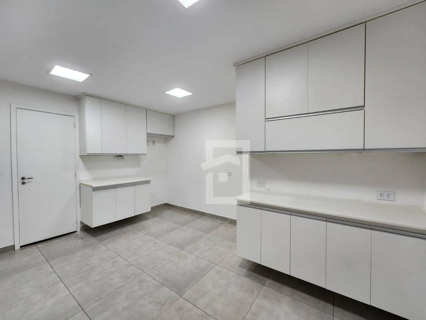 Duplex penthouse with 5 bedrooms and 5 bathrooms — photo 33