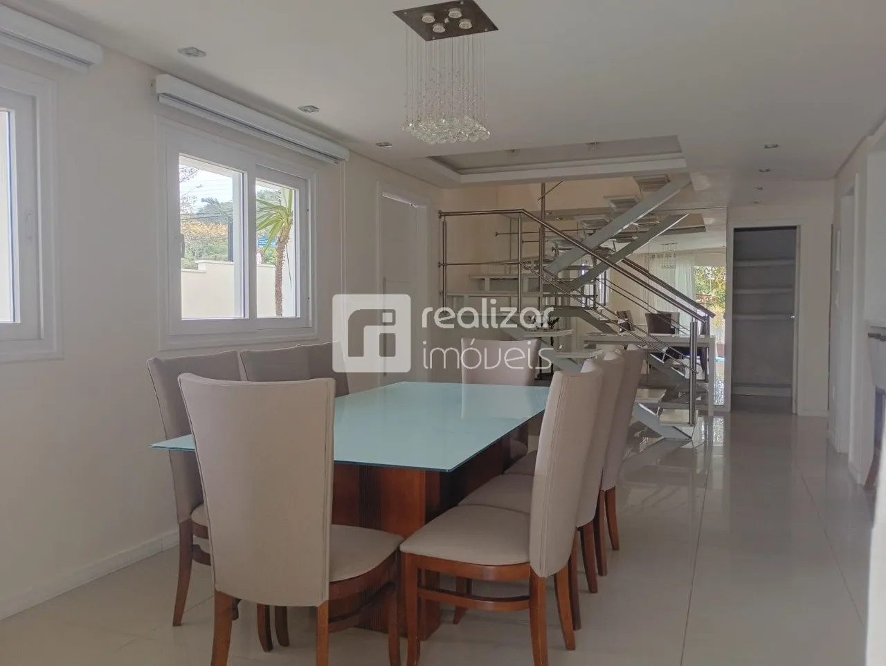 200 m² house with a private pool and a dishwasher — photo 4