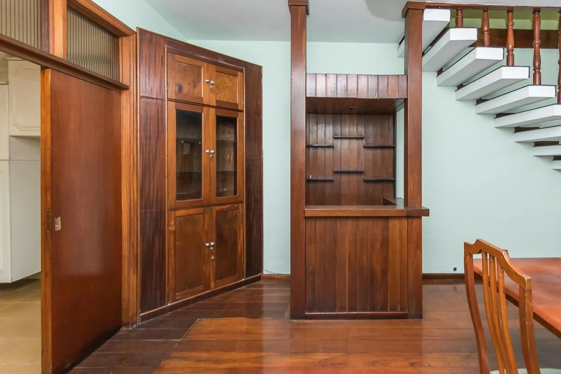 Casa sem mobília com 4 quartos e varanda — photo 26