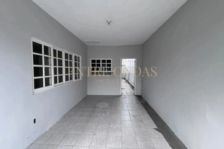 4-bedroom house with open-plan gas kitchen — photo 21