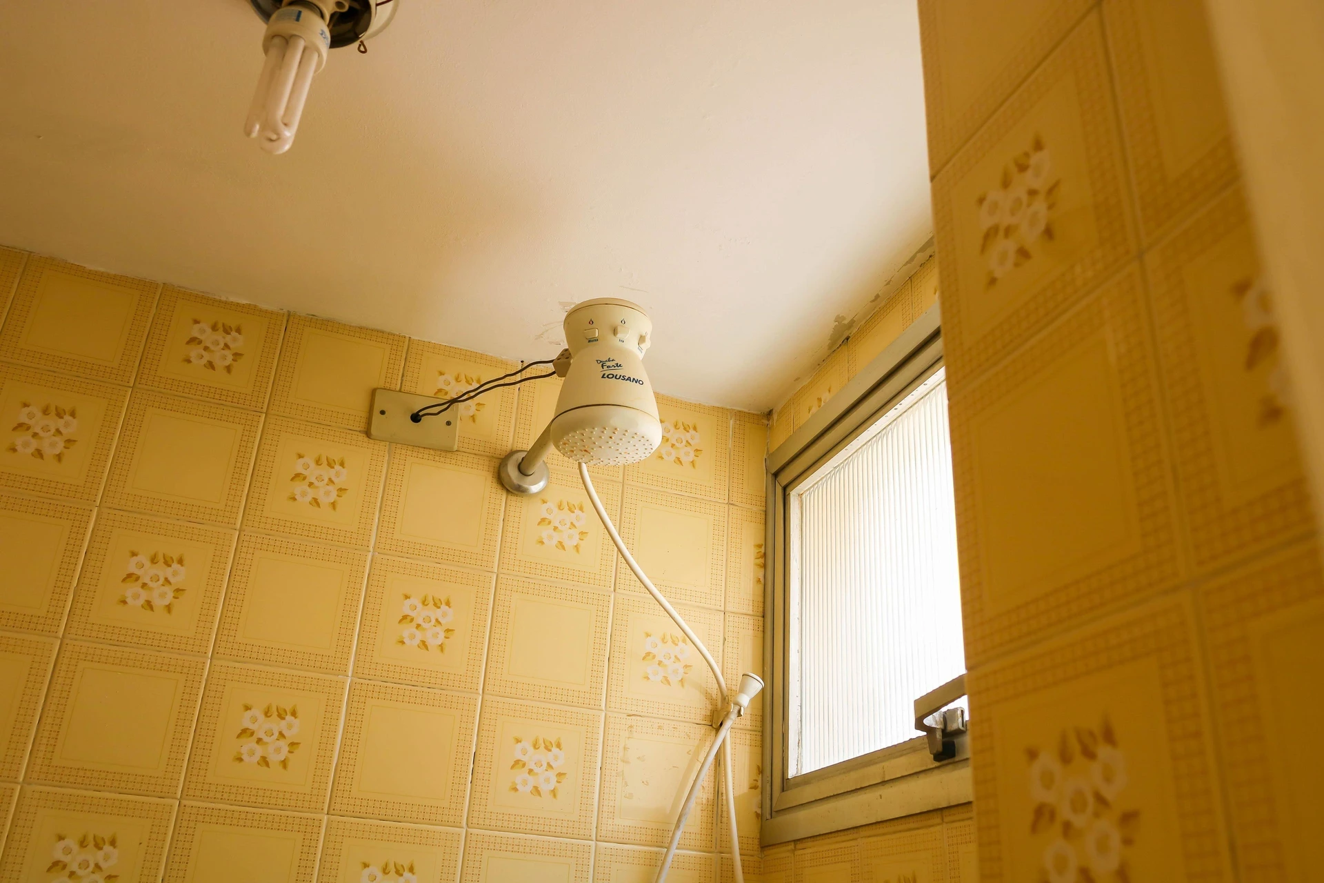 Apartment with 2 bedrooms and an enclosed glass balcony — photo 36