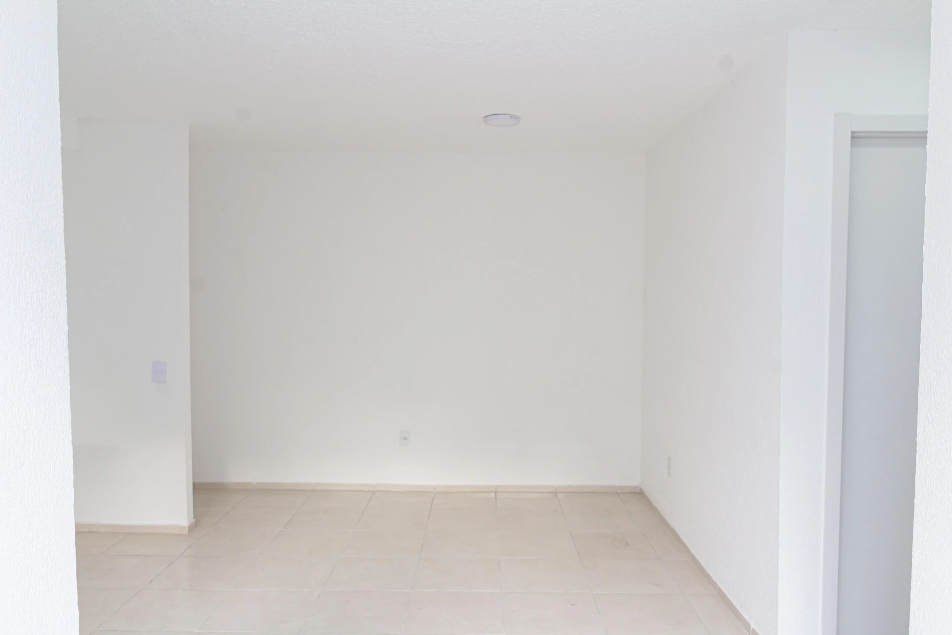 Apartamento de 2 habitaciones con balcón y jardín privado — photo 25