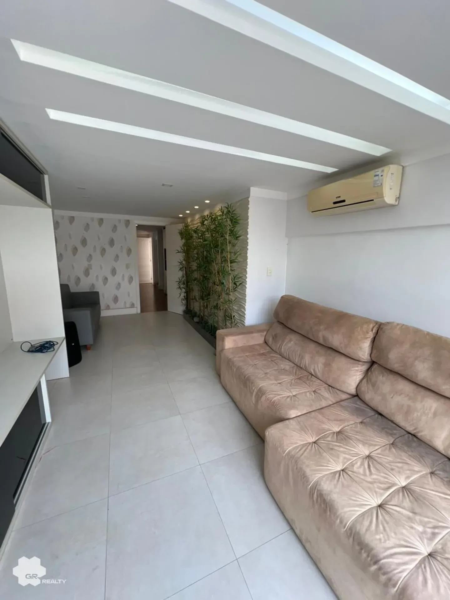 House with 6 en-suite bedrooms and 468 m² of space — photo 19