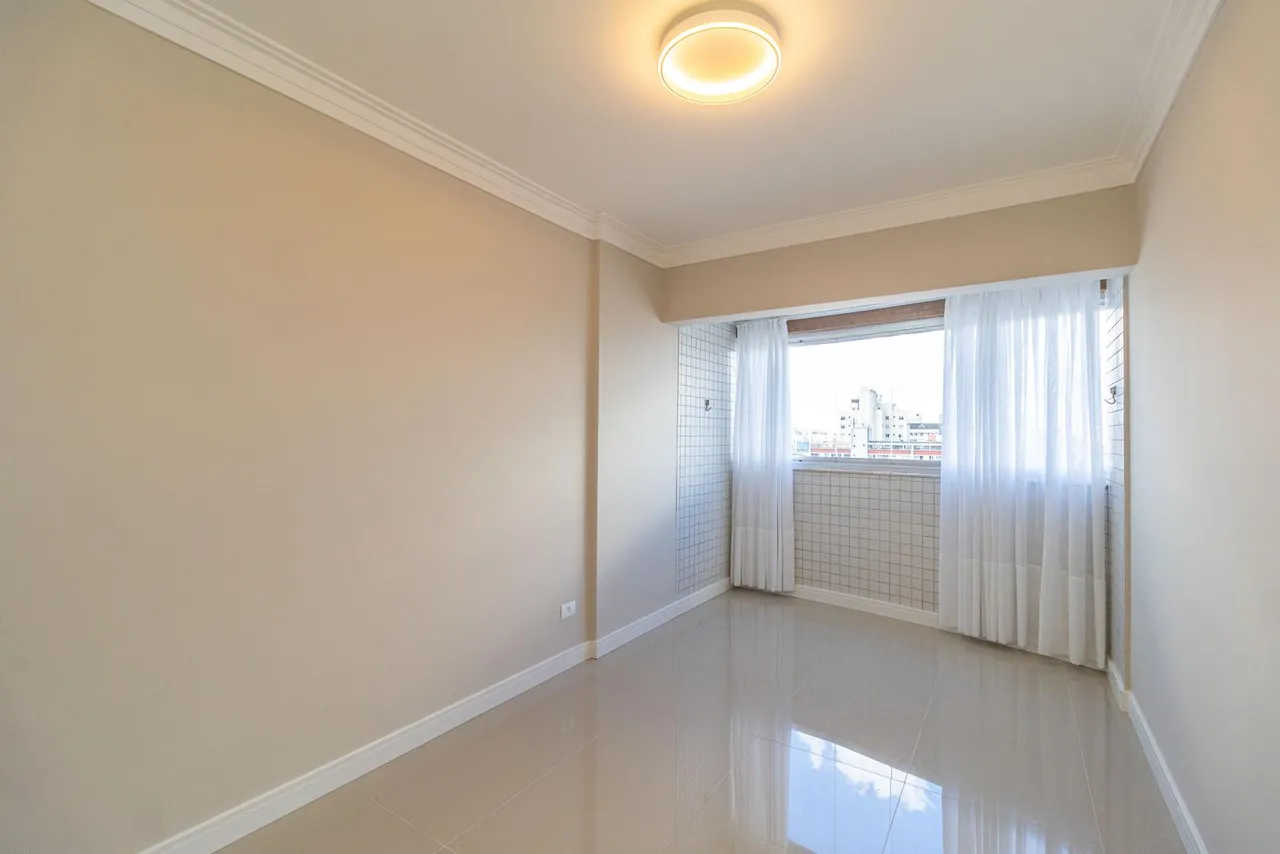 Apartamento de 3 quartos com suíte e 138 m² — photo 2