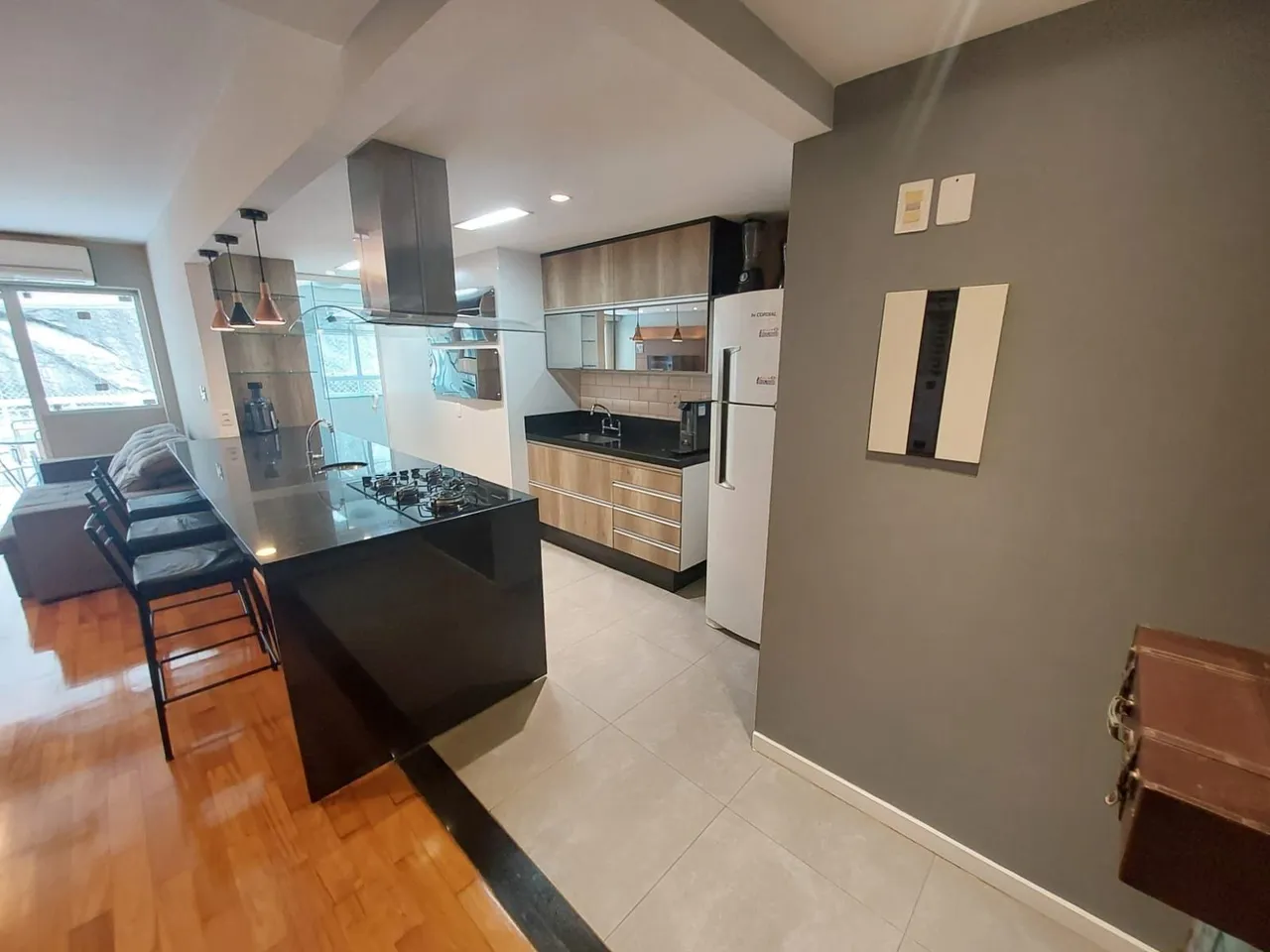 Furnished 2-bedroom apartment with a balcony — photo 4