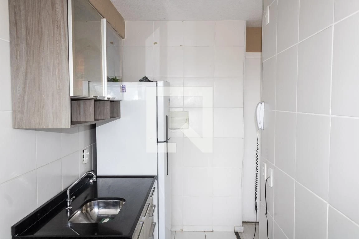 2-bedroom apartment in a building with a gym — photo 20
