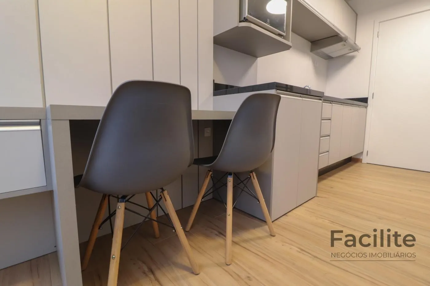 Apartment on the 19th floor with a home office — photo 33