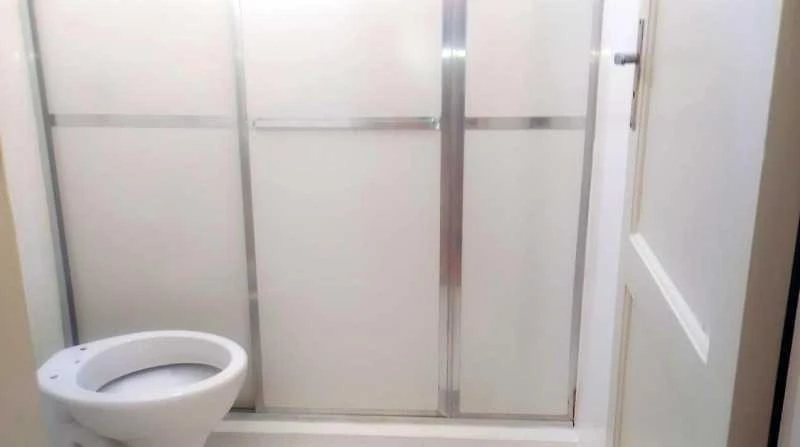 Квартира з 2 спальнями та дерев'яною підлогою або ламінатом — photo 6