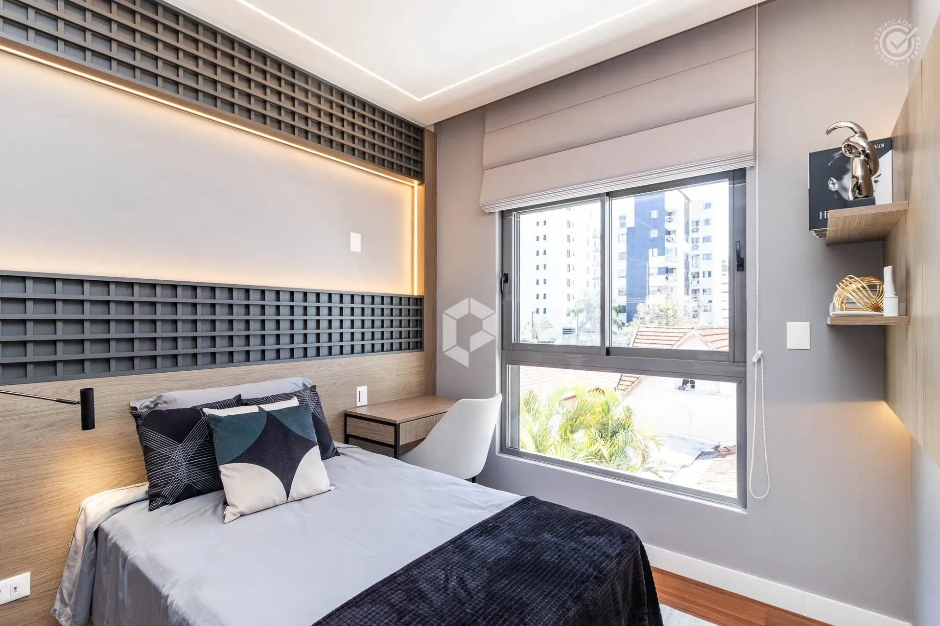 Furnished apartment with 3 en-suite bedrooms and balcony — photo 22