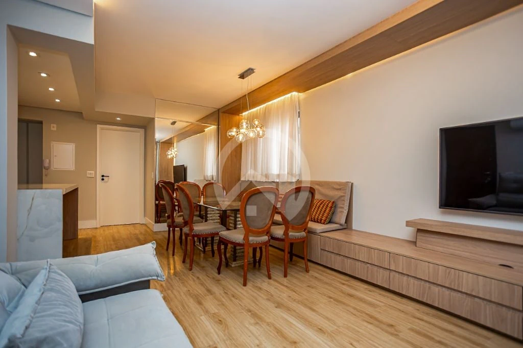 Furnished apartment, 107 m², with a glass-enclosed balcony — photo 4