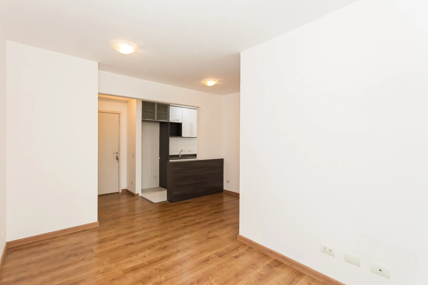 Apartment, 60 m², with wood or laminate floors — photo 5