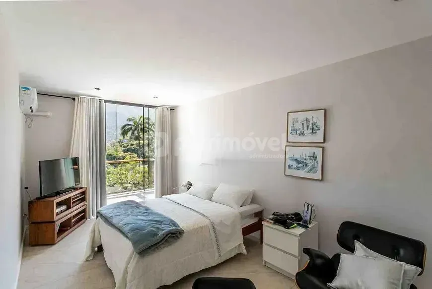 Furnished house with 5 bedrooms and 5 bathrooms — photo 16