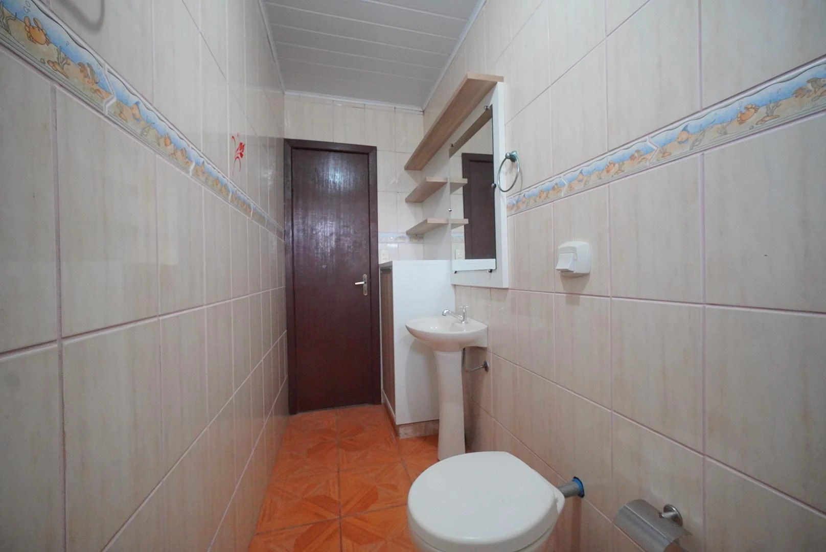 3-bedroom house with a washing machine — photo 5