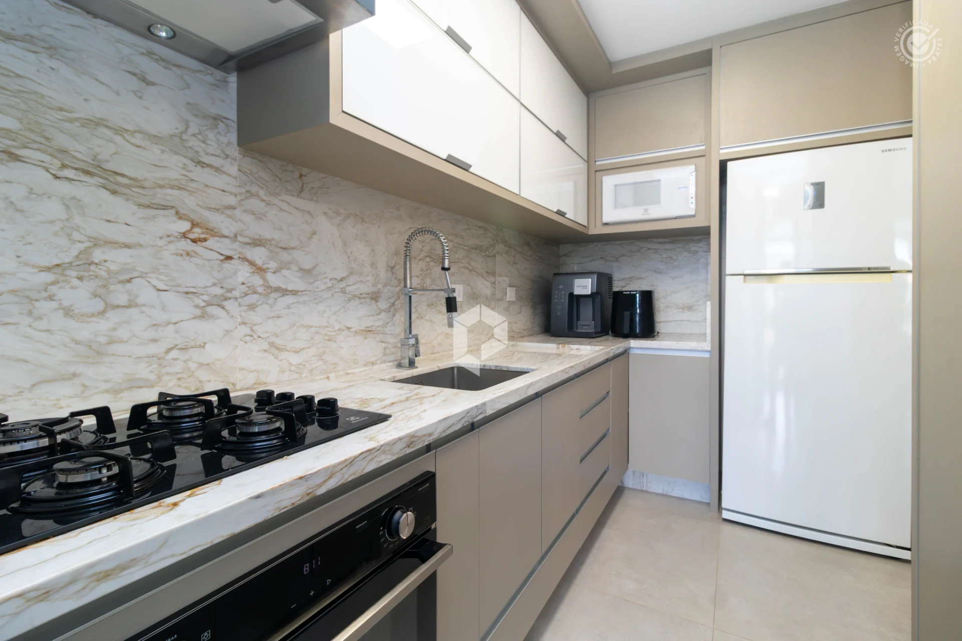 Furnished apartment, 95 m², with a washing machine — photo 4
