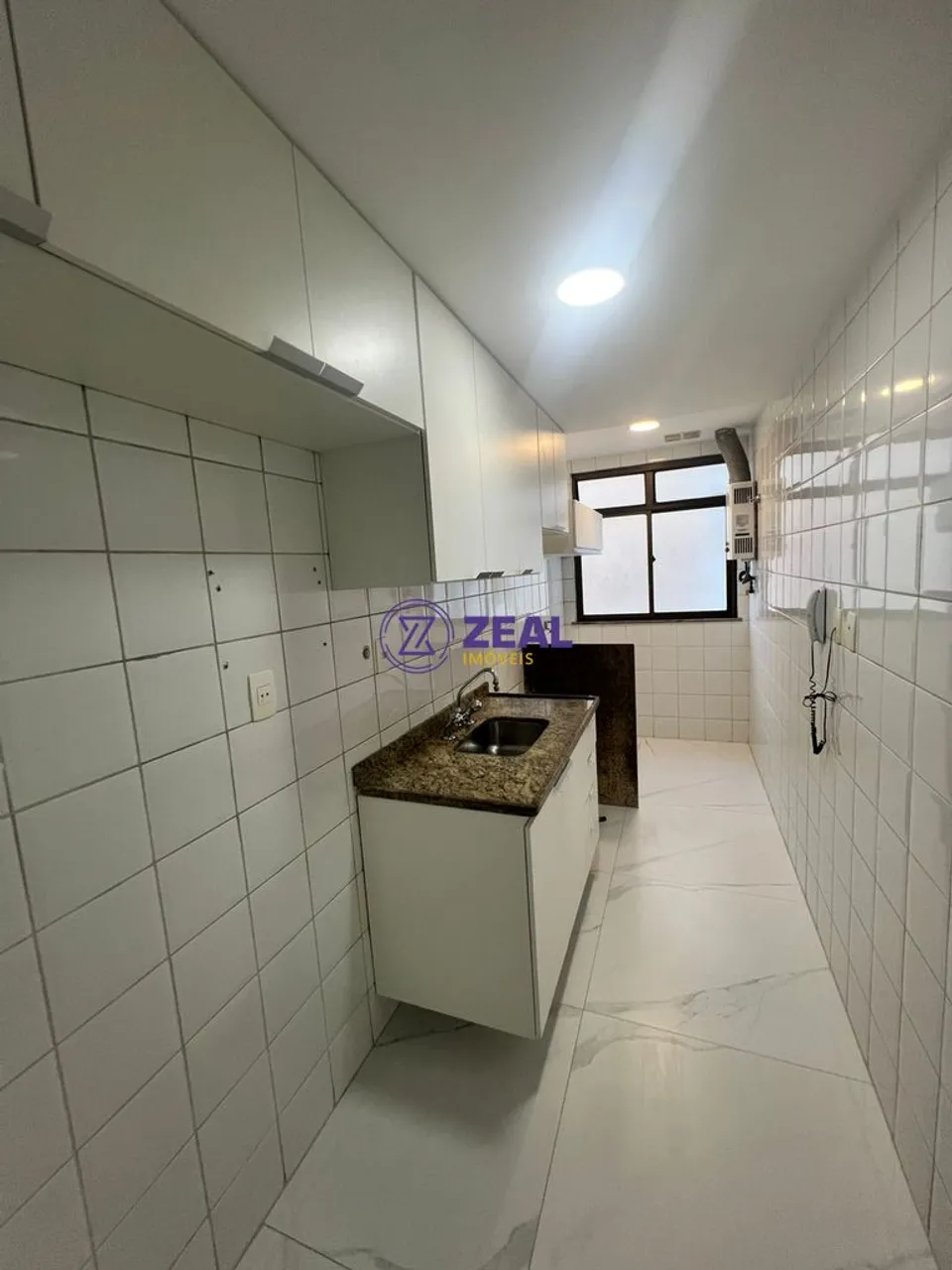 3-bedroom apartment with a separate kitchen and 83 m² — photo 6