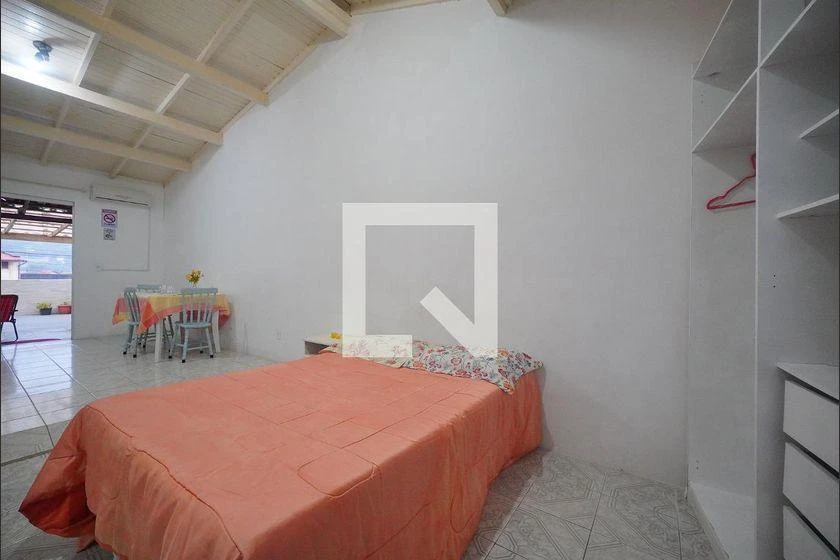 Furnished 40 m² studio with balcony and laundry area — photo 6