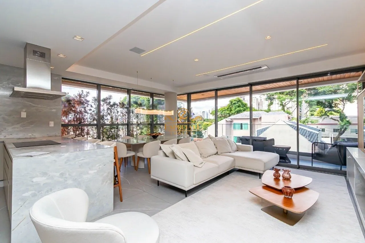 Furnished 186 m² apartment with 3 en-suite bedrooms