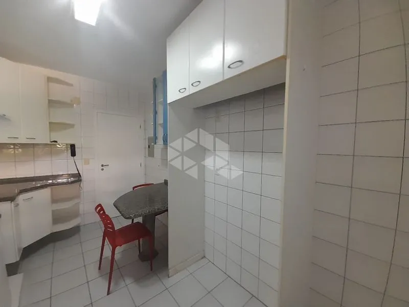 Glass-enclosed balcony in a 2-bedroom apartment, 72 m² — photo 11