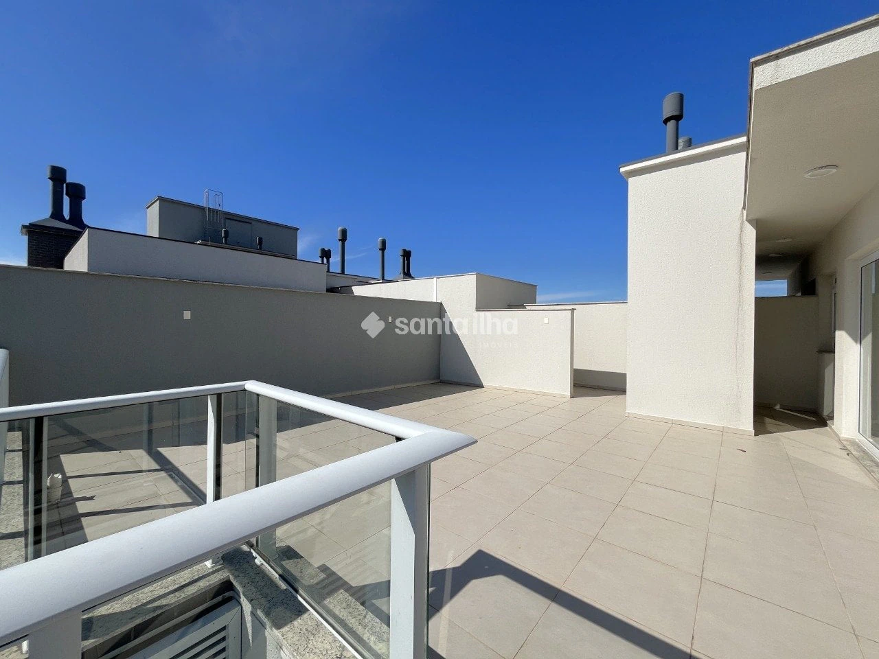 Вид на воду та 3 спальні: квартира 192 м² — photo 6