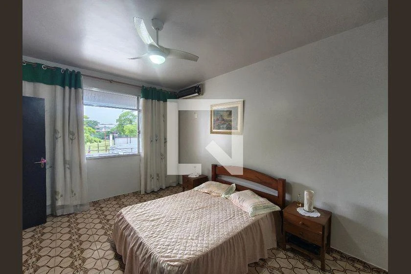 Furnished 240 m² house with 5 bedrooms and 5 bathrooms — photo 48