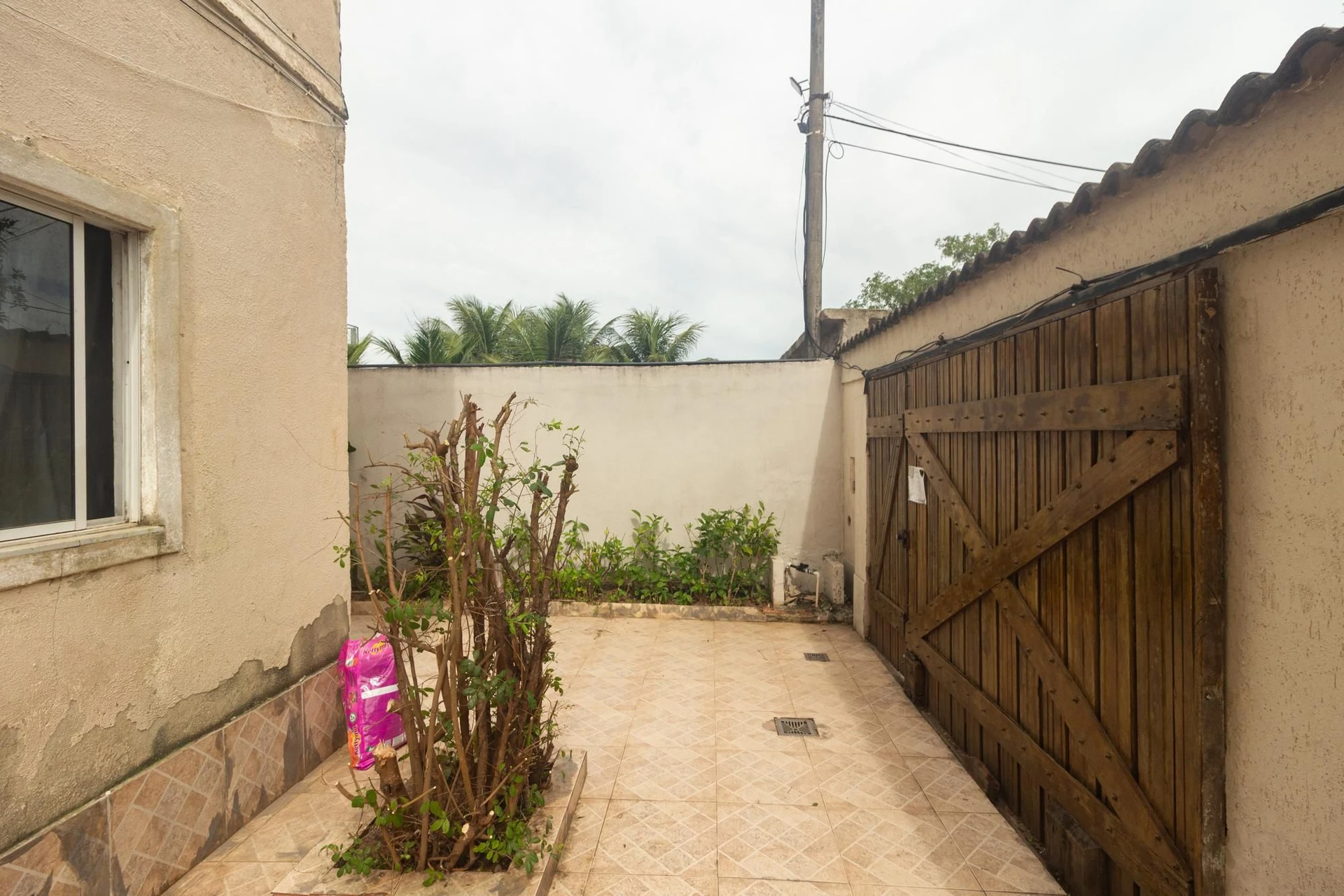 Unfurnished 2-bedroom apartment with 1 bathroom and pets — photo 20