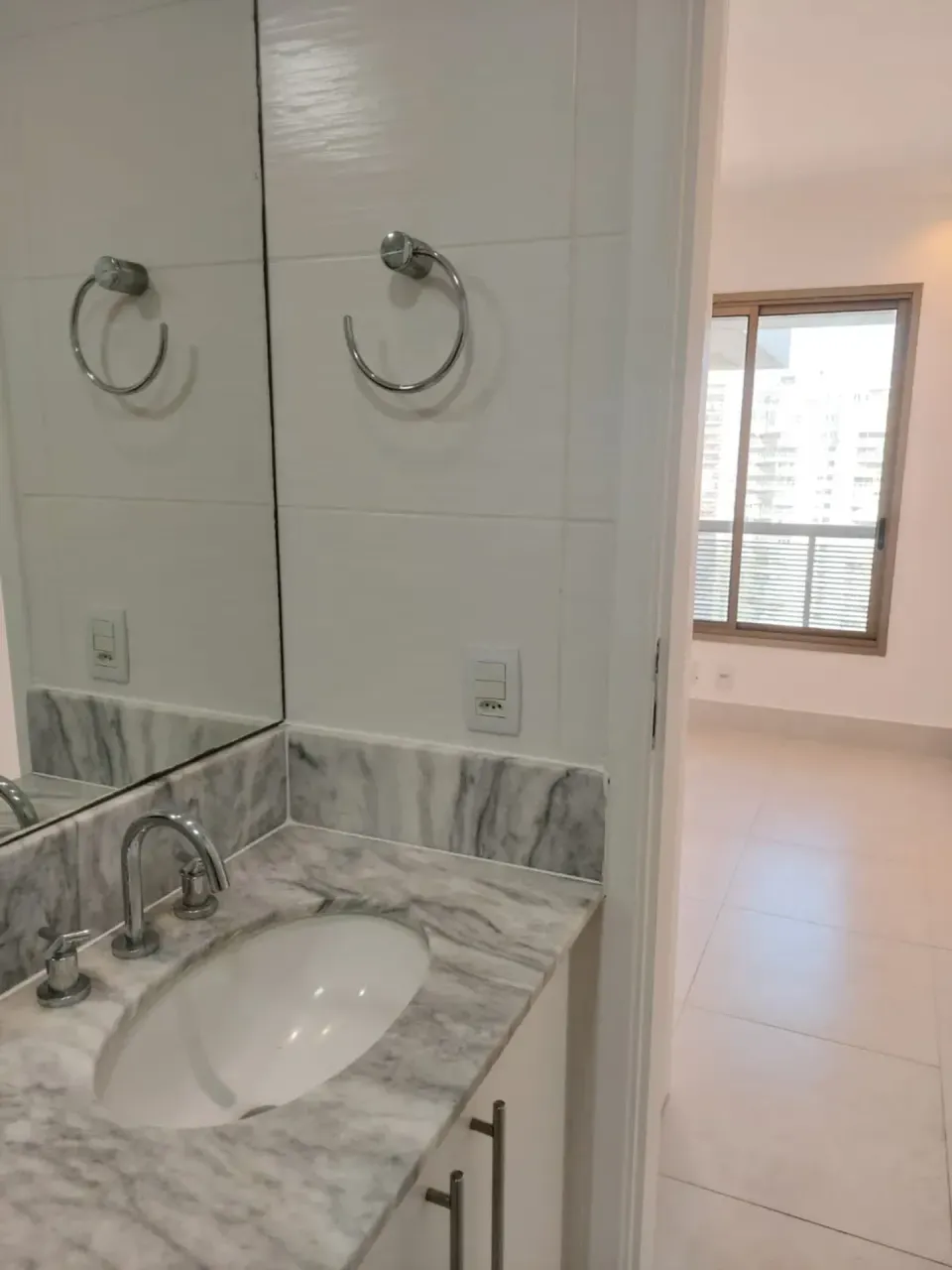 4-bedroom apartment with a water view in Rio de Janeiro — photo 17