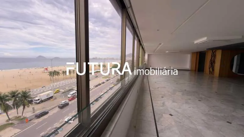 Apartamento de 4 quartos com vista para a água