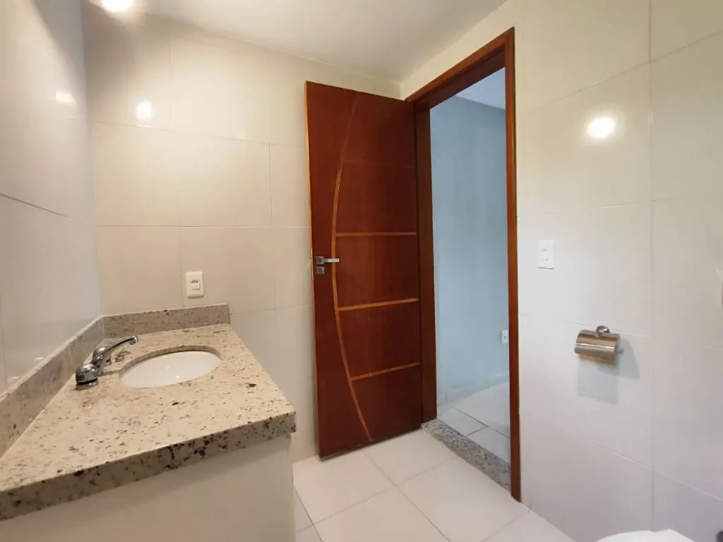 House with 5 bedrooms, 5 bathrooms, 400 m² — photo 25