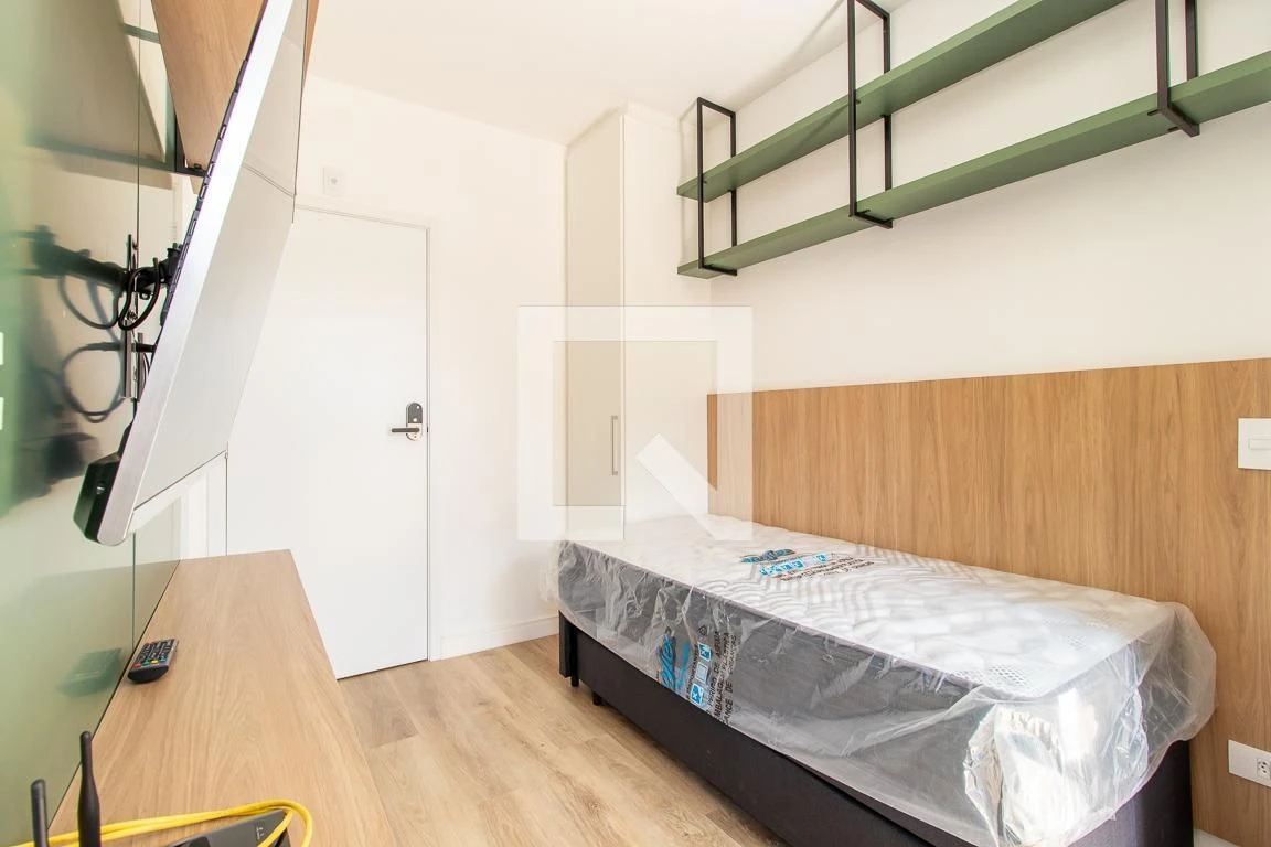 28 m² studio with a washing machine and a home office — photo 19