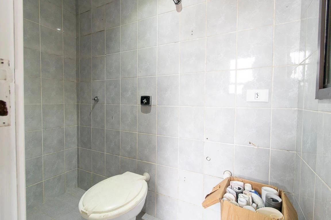 3-bedroom apartment with a bathtub in Curitiba — photo 55