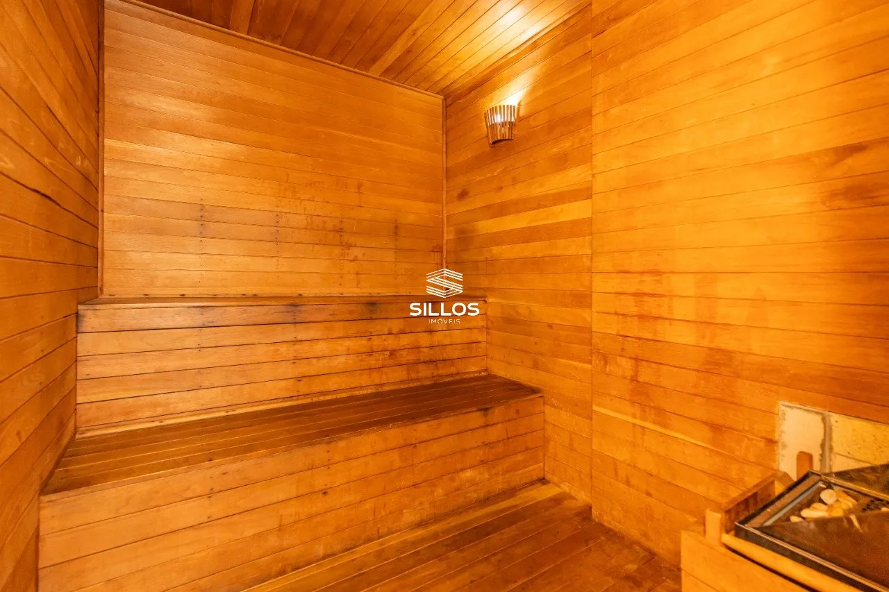 3-bedroom apartment with a bathtub in Curitiba — photo 42
