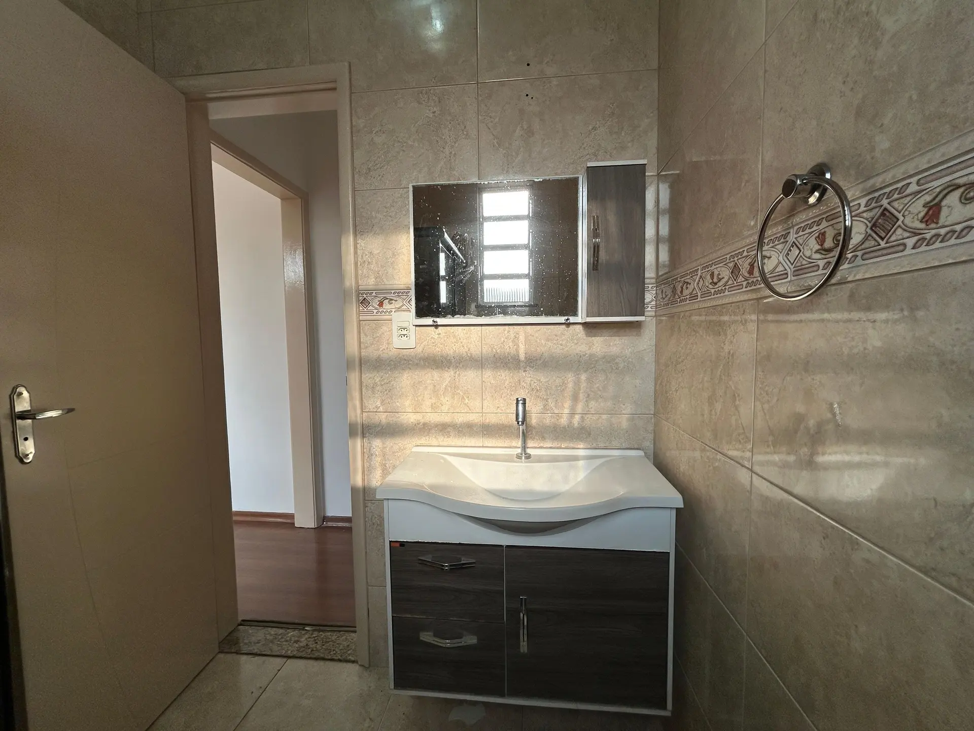 Apartment, 86 m², with wood or laminate floors — photo 24