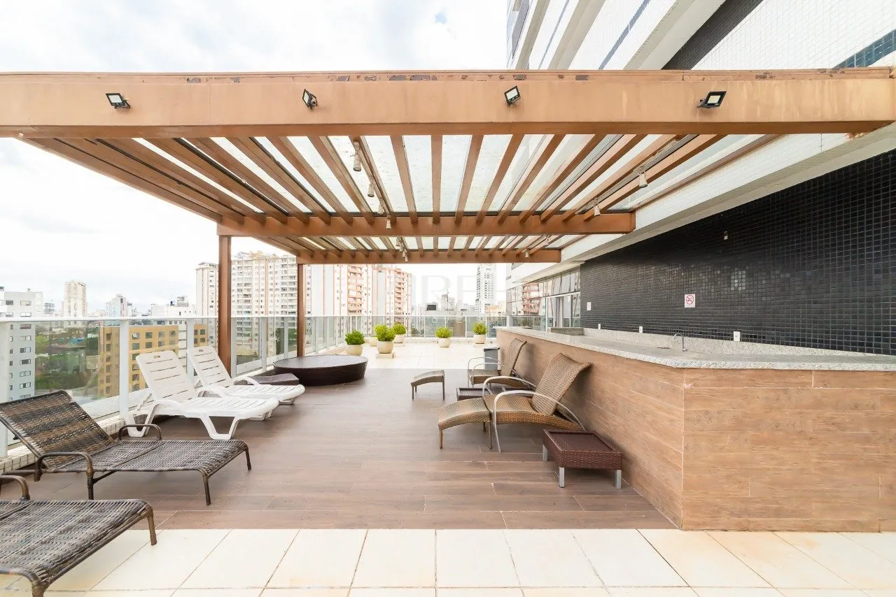 Glass-enclosed balcony in a 2-bedroom apartment, 57 m² — photo 24