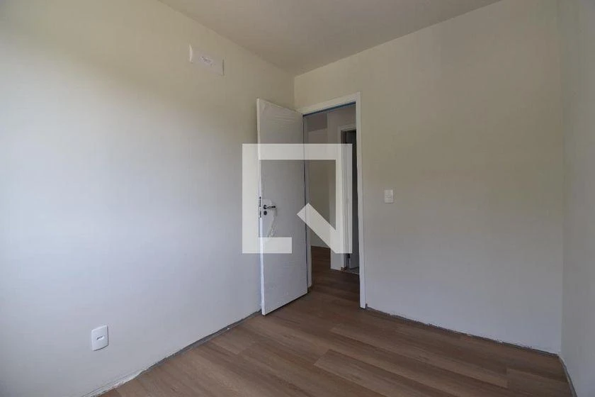Balcony with a grill in a 2-bedroom apartment, 53 m² — photo 31