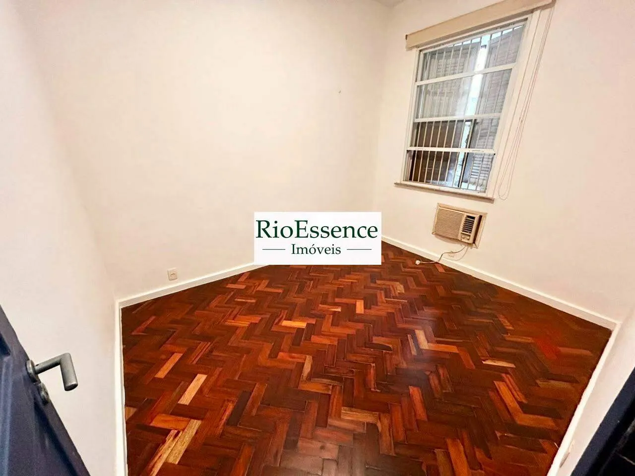 Unfurnished apartment with 2 bedrooms and 2 bathrooms — photo 8