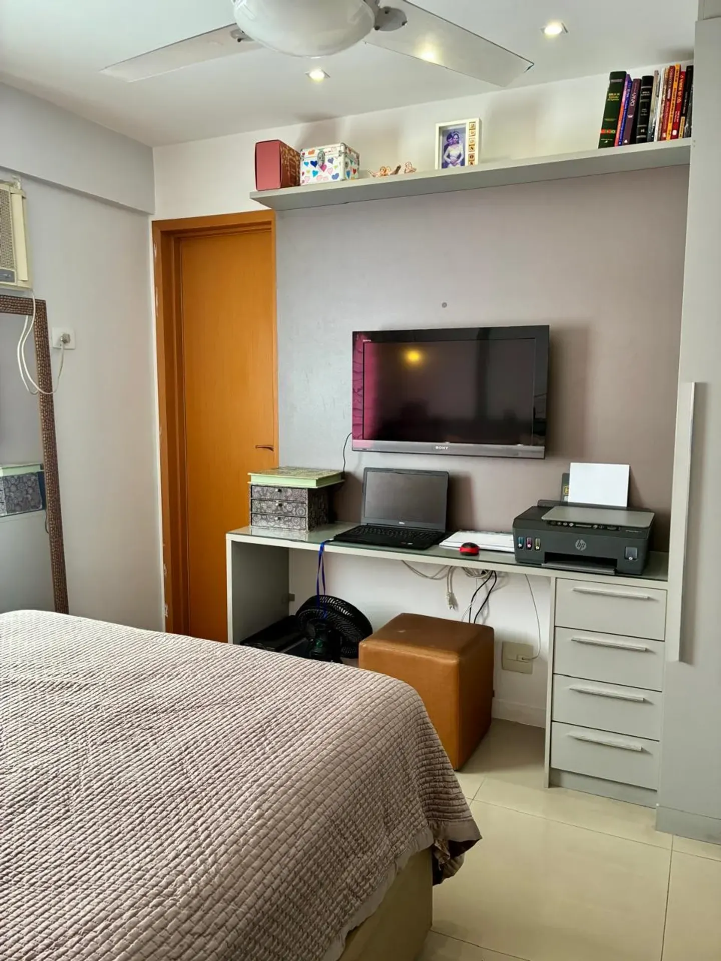 Furnished 2-bedroom apartment with en-suite and parking — photo 25