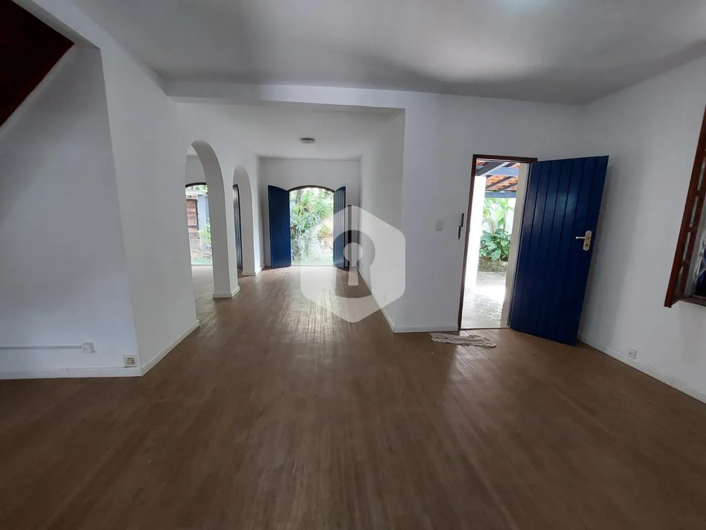 Casa de 4 quartos com vista para as montanhas — photo 8