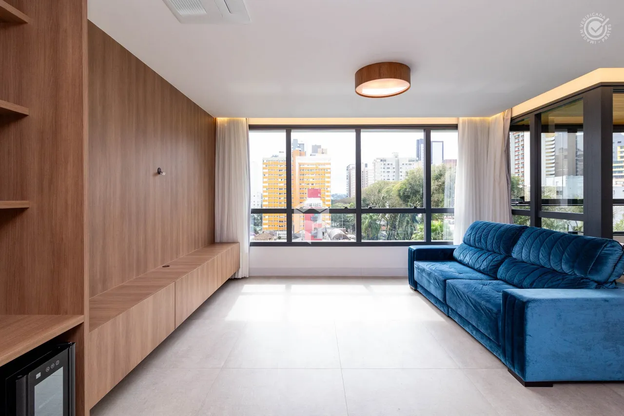 3-bedroom apartment with 3 en-suite bathrooms and 245 m²