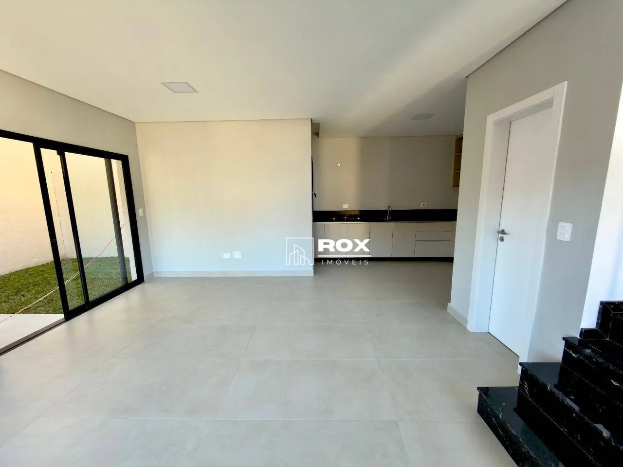 House with 3 bedrooms (1 en-suite) and open-plan kitchen — photo 6