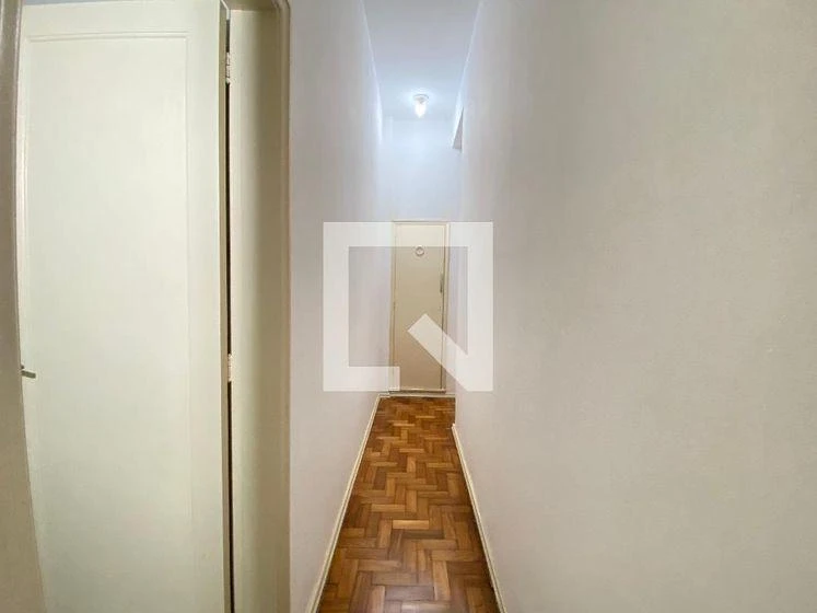 Wood or laminate floors in a one-bedroom apartment, 50 m² — photo 41
