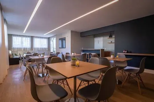 Apartment with 1 bedroom and 1 bathroom, modern feel — photo 10